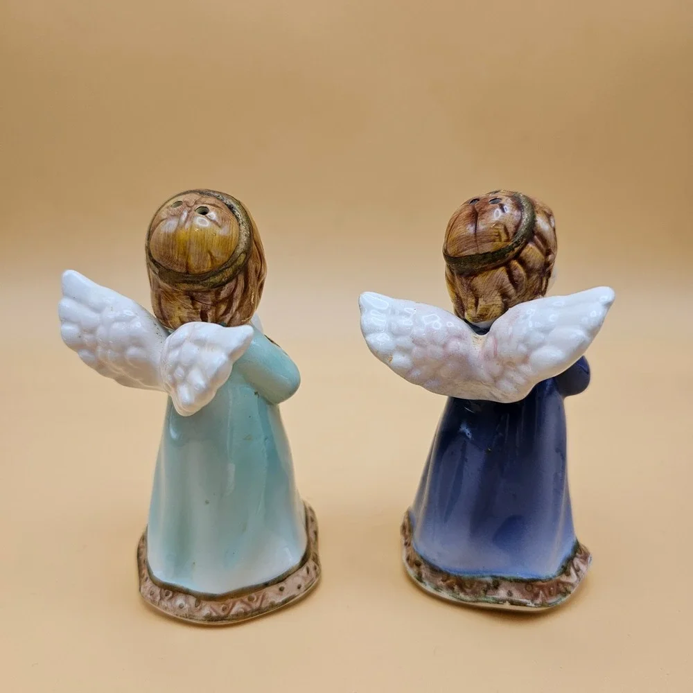 Ceramic‎ Angel Figurines Salt Pepper Shakers Praying Vintage Kitchen Decor Set